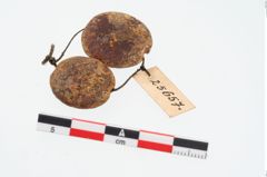 Foto von Bernsteinperle (NHMW-PRAE-025657)